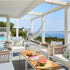 4 bedroom villa with pool and sea view, Orašac, sleeps 8